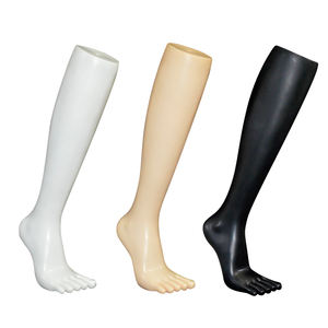 Mannequins de pieds masculins à cinq doigts en peau noire avec pied magnétique pour l'entraînement au football et les chaussettes - Product Image 1