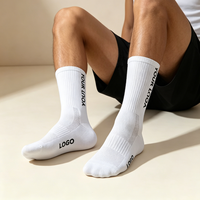Chaussettes de sport athlétiques personnalisées avec logo, soutien de la voûte plantaire en maille respirante, chaussettes de performance en coton et emballage personnalisé OEM ODM