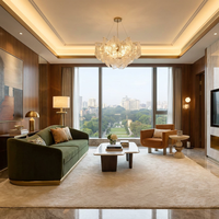 Ensemble de canapés en velours courbé de luxe moderne, base dorée, mousse haute densité durable, écologique, pour hall d'hôtel 5 étoiles, suite présidentielle