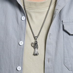 Collier Grim Reaper en acier inoxydable avec pendentif serti de pierres pour hommes, bijoux de mode hip hop - Product Image 3