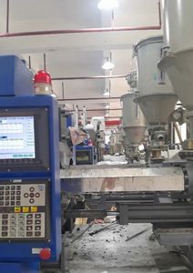 Máquina de Moldeo por Inyección ZHENHUA 300T de Nuevo Diseño, Multicolor/Material, para Productos Plásticos de Dos Colores con Certificado CE - Product Image 6