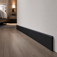 Plinthe WPC WYRAX noire 70 mm moderne, assortie au revêtement de sol SPC, pour hôtel, chambre, usage commercial
