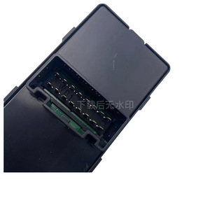Interruptor de Ventana Eléctrico Hyundai Ix35 93570-2Z150 para Modelos 2010-2017 - Product Image 3