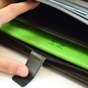 แฟ้มเอกสาร DA-086 A4 หนัง PU แบบมัลติฟังก์ชั่น พร้อมคลิปหนีบ สำหรับ iPad สำนักงาน ธุรกิจ การประชุม ผลิตในจีน ขายส่งจากโรงงาน - Product Image 4