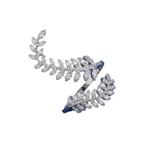 Anello Lungo con Design a Foglia, Elegante Anello da Dito per Donne - Product Image 1