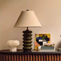 Lampe de table décorative en céramique pour salon de style vintage Lampe de chevet haut de gamme pour chambre à coucher principale de style rustique LED E26 E27 CE LISTE