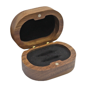 Boîte <span class=keywords><strong>de</strong></span> rangement en <span class=keywords><strong>bois</strong></span> <span class=keywords><strong>de</strong></span> noyer pour médiators <span class=keywords><strong>de</strong></span> <span class=keywords><strong>guitare</strong></span>, accessoires promotionnels DIY, vente en gros, personnalisable - Product Image 5
