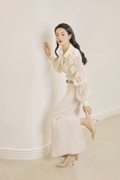 Chemise en soie élégante et féminine en organza + mélange de soie, col rabattu, style vietnamien, avec manches en mousseline florale, PEONIA, KA70