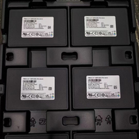PM9A3 7.68 TB SSD U.2 2,5 "PCIe 4,0x4 NVMe 1,4 v-nand TLC Enterprise SSD