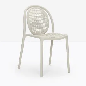 Satılık Modern çağdaş dayanıklı açık sandalyeler hafif PP plastik yemek sandalyesi