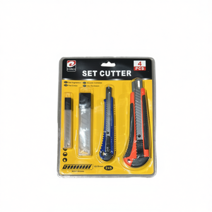 Set di 4 coltelli multiuso con lame per lavori di artigianato e taglio - Product Image 1