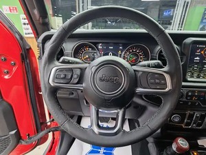 <span class=keywords><strong>Toyota</strong></span> d'occasion en excellent état, <span class=keywords><strong>Jeep</strong></span> Gladiator <span class=keywords><strong>2022</strong></span>, édition Launch 3.6L, couleur rouge, conduite à gauche - Product Image 6