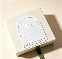 Boîte cadeau de luxe avec tiroir, rose en relief, ruban, fermeture magnétique, matériaux recyclés, boîte d'emballage en papier avec languette, bijoux