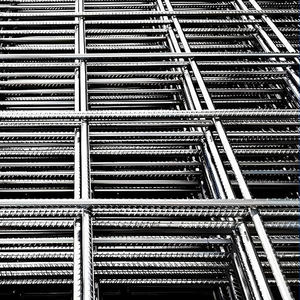 רשת תיל מרותכת מפלדת אל-חלד רב-תכליתית מגולוונת בחום בעלת חוזק מתיחה גבוה ועמידות בפני קורוזיה לשימוש חיצוני - Product Image 1