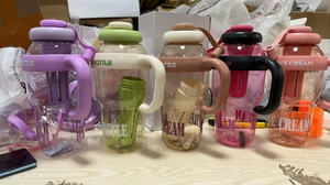 Venta al por mayor de vasos de agua deportivos para exteriores con pajita, de gran capacidad y colores vibrantes, para niñas, de PT Wholesale - Product Image 6