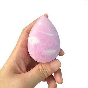 Éponges à changement de couleur violette en forme de goutte Cosmétiques éponges de <span class=keywords><strong>maquillage</strong></span> personnalisées magiques à changement de température - Product Image 3