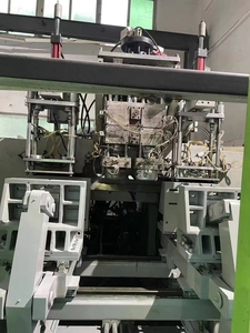 Machine de moulage par soufflage de jerricans en HDPE de 3 litres à 5 litres machine d'<span class=keywords><strong>occasion</strong></span> pour réservoir de bouteilles en <span class=keywords><strong>plastique</strong></span> - Product Image 5