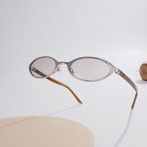 Gafas de Sol Ovaladas Y2K de Diseño Nuevo 2026, Montura Metálica, Pequeñas y Estrechas, Estilo Cyberpunk Futurista, con Logotipo Personalizado, Listas para Enviar - Product Image 4
