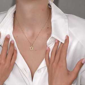 Collier avec pendentif étoile de David miniature tissée avec symbole <span class=keywords><strong>Chai</strong></span>, en or plaqué 18 carats, bijoux israéliens, chaîne avec pendentif Magen hébreu pour femmes - Product Image 2