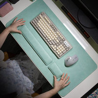 Tapis de bureau gaming en cuir véritable avec repose-poignets en mousse à mémoire de forme trois pièces, anti-rayures et imperméable, pour le bureau et la maison