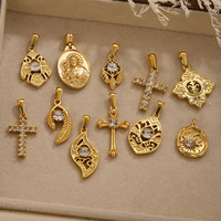 L'Archivée du Gardien |   Charmes protecteurs vintage en acier inoxydable plaqué or 18K PVD |   Pendentifs rétro en forme de croix, amulette et talisman