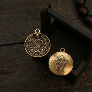 Pendentif porte-clés rond en laiton, motif Bagua des Neuf Palais du Zodiaque, style tibétain vintage, à suspendre à la taille - Product Image 3