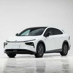 小鹏 G7 电动车，续航里程 601-700 公里（NEDC 标准），电机功率 200-250 千瓦，电池容量 70-90 千瓦时 - Product Image 1