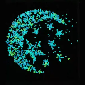 天蓝色萤石鱼缸装饰卵石走道酒吧水族馆发光宝石和鹅卵石花园夜光石