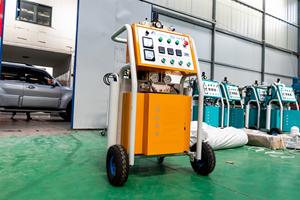 อุปกรณ์พ่นโพลียูรีเทนแบบรีโมทคอนโทรล CNMC-R รุ่น Superior พร้อมระบบทำความร้อน 7.5 กิโลวัตต์ และแรงดัน 11 เมกะปาสคาล - Product Image 2