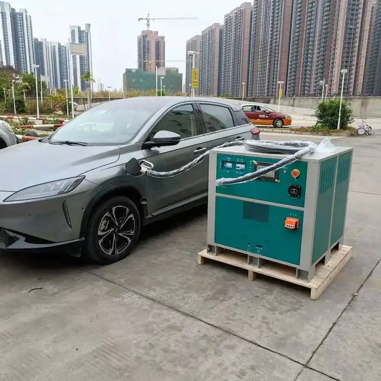 Schnelles Laden von Elektroautos mit 60kW Leistung Tragbare EV-Ladestation CCS2 GBT für den Einsatz in der Straßen rettung mit 65KWH-Batterie