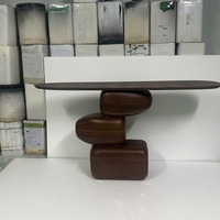 Table console haut de gamme en fibre de verre, finition grain de noyer, sculpture empilée en pierre artistique, table d'entrée, mobilier de décoration intérieure
