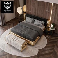 Cama King Size Moderna de Lujo con Cabecera Tapizada Extra Grande, Marco Decorativo de Latón Dorado Escultural y Diseño Personalizado