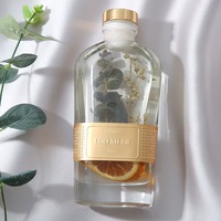 Diffuseur de parfum d'ambiance de luxe 120/180 ml en verre épais avec bouchon et bâtonnets en fibre, logo personnalisé