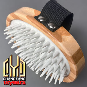 Prix usine Échantillon gratuit <span class=keywords><strong>Brosse</strong></span> d'extension de <span class=keywords><strong>cheveux</strong></span> autonettoyante en bois Peigne commun pliable Soins des <span class=keywords><strong>cheveux</strong></span> à domicile Conception de pagaie d'écureuil - Product Image 6