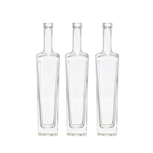 Botella de Licor de Vidrio para <span class=keywords><strong>Vodka</strong></span> Premium Distintivo de 750 ml, Forma Cuadrada Estilo Nueva York, Sellada con Corcho de Flint, Impresa con Serigrafía - Product Image 1