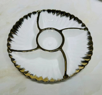 Collection de vaisselle en céramique blanche de luxe, support à gâteau en forme de cœur, carré, rond et à étages avec bord doré pour mariage et repas à domicile