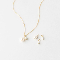 Collier EManco avec pendentif double perle d'eau douce, chaîne fine en acier inoxydable doré, bijoux minimalistes élégants pour tous les jours