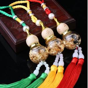 ขวดแก้วทรงน้ำเต้าห้อยประดับรถยนต์ รูปทรงกลม ฐานเคลือบทอง หูจับคู่ พู่ห้อย พร้อมหัวฉีดสเปรย์ปรับอากาศ - Product Image 6