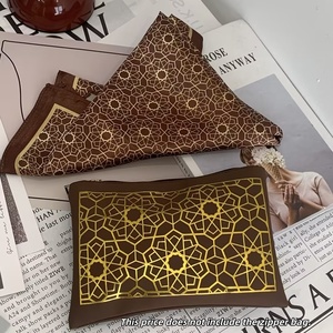 Bolsa de Cosméticos de Piel Sintética Marrón de Alta Gama con Estampado Geométrico Dorado, Elegante Bolsa de Mano con Cierre para Uso Diario y de Viaje - Product Image 4