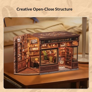 Kit di Montaggio in Legno CuteBee Caffetteria di Strada, Panetteria della Signora Hunter, Casa in Miniatura Fai-da-Te, Regalo di Natale - Product Image 2