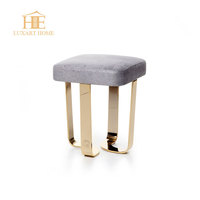 Table de maquillage élégante et moderne, debout, en marbre beige, avec miroir éclairé, tiroirs de rangement, coiffeuse pour chambre à coucher