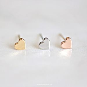Aretes <span class=keywords><strong>Acero</strong></span> Inoxidable Nuovo Modo Semplice Minimalista Gioielli In Bianco a Forma di Cuore In Acciaio Inox Orecchino Della Vite Prigioniera YE14994 - Product Image 4