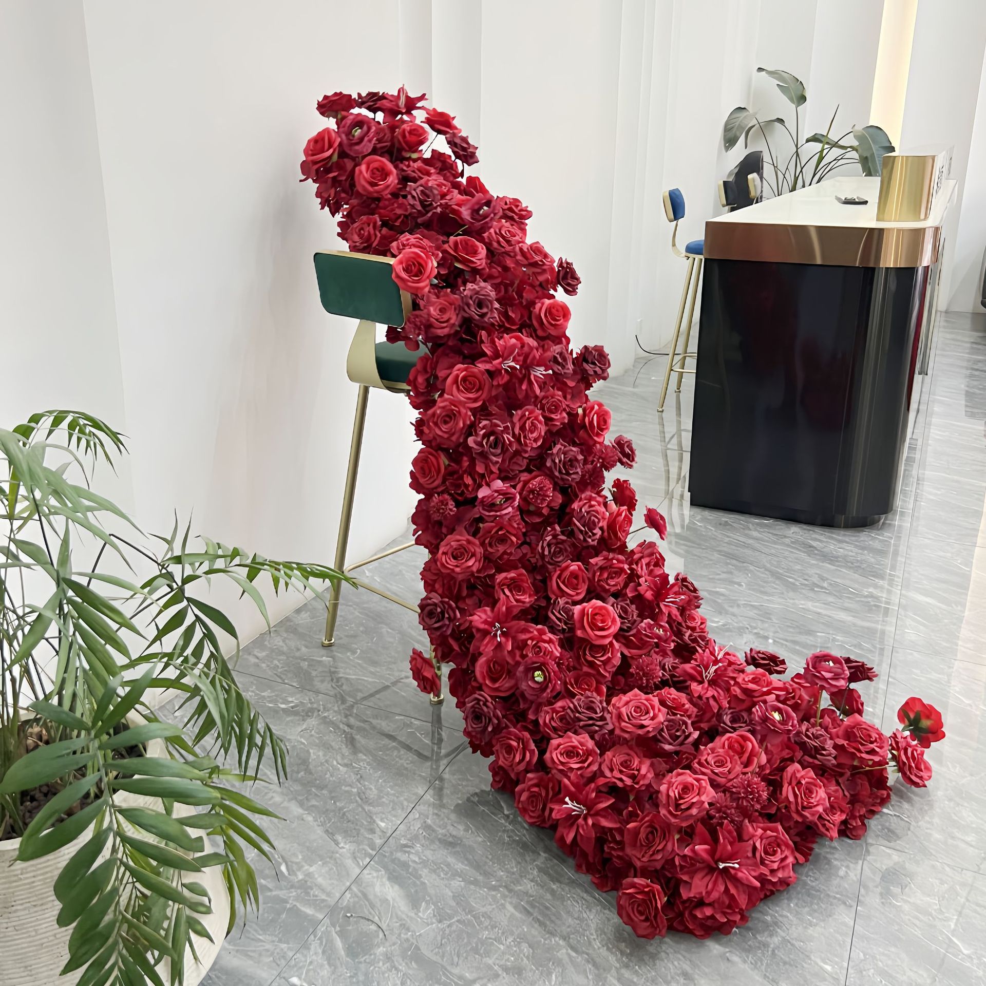 Fila di fiori a cascata rossa con motivo a tracolla - 2003070 cm