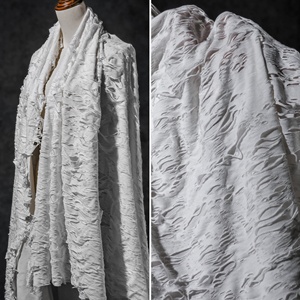 Tissu tricoté élastique blanc irrégulier à découpe irrégulière et à trous, pour vêtements de créateur - Product Image 2