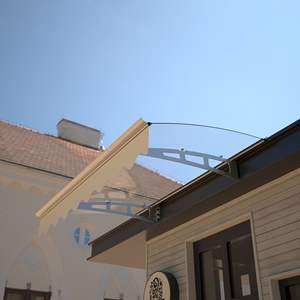 แผ่นโพลีคาร์บอเนตใส Db Garlugh หนา 0.137 นิ้ว พร้อมอุปกรณ์เสริมหน้าต่างอะลูมิเนียมอัลลอยด์สำหรับการออกแบบร่วมสมัย - Product Image 3