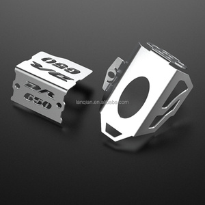 Accessori Moto Copertura Serbatoio Liquido Freni Anteriore e Posteriore per Suzuki DR650 Protezione Coppa Liquido DR650SE DR650S DR <span class=keywords><strong>650</strong></span> S SE - Product Image 2