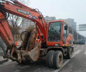 Excavateur sur pneus Doosan de 15 tonnes d'occasion DH150W-7 DH210W-7 EX100WD EX160WD avec composants essentiels Boîte de vitesse et pompe - Product Image 5