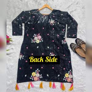 Bollywood Style Kurti & Sharara Set Heavy Georgette con impresión digital Bodas y fiestas completamente cosidas para mujeres y niñas - Product Image 4