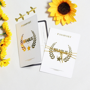 Passeport en feuille <span class=keywords><strong>d</strong></span>'or personnalisé et <span class=keywords><strong>carte</strong></span> <span class=keywords><strong>d</strong></span>'<span class=keywords><strong>embarquement</strong></span> pour <span class=keywords><strong>faire</strong></span>-<span class=keywords><strong>part</strong></span> de <span class=keywords><strong>mariage</strong></span> avec enveloppe en velours assortie et avion en métal pour <span class=keywords><strong>faire</strong></span>-<span class=keywords><strong>part</strong></span> de <span class=keywords><strong>mariage</strong></span> - Product Image 3
