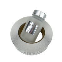 Étiquettes en rouleau de petite taille carrées Bopp argentées de qualité supérieure résistantes aux rayures et à la colle forte pour bouteille